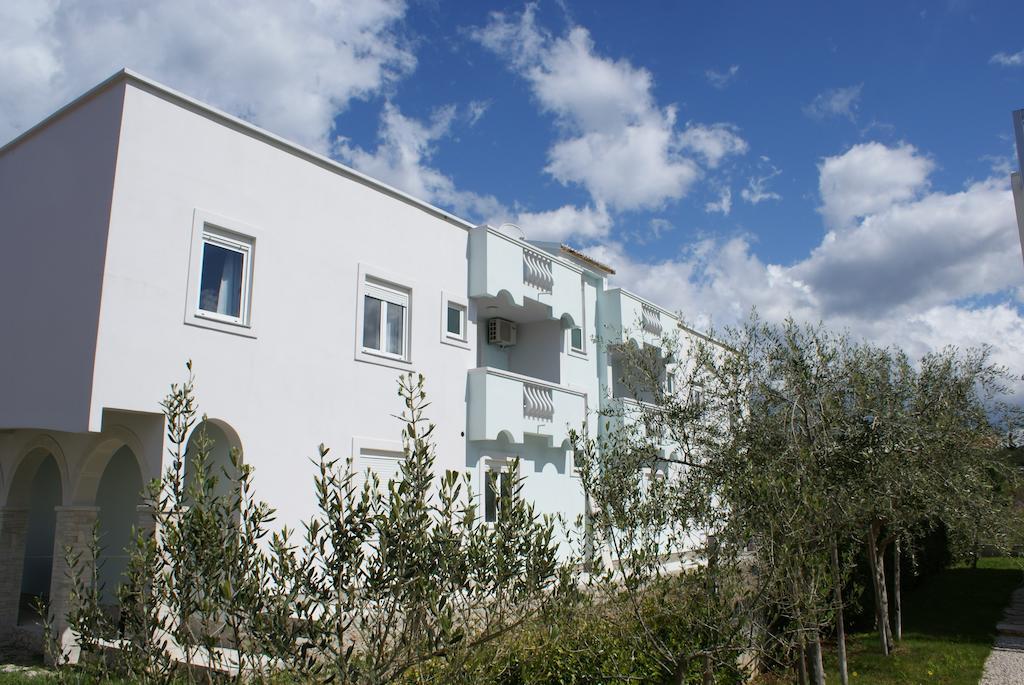 Apartments Toka Petrčane Exterior foto