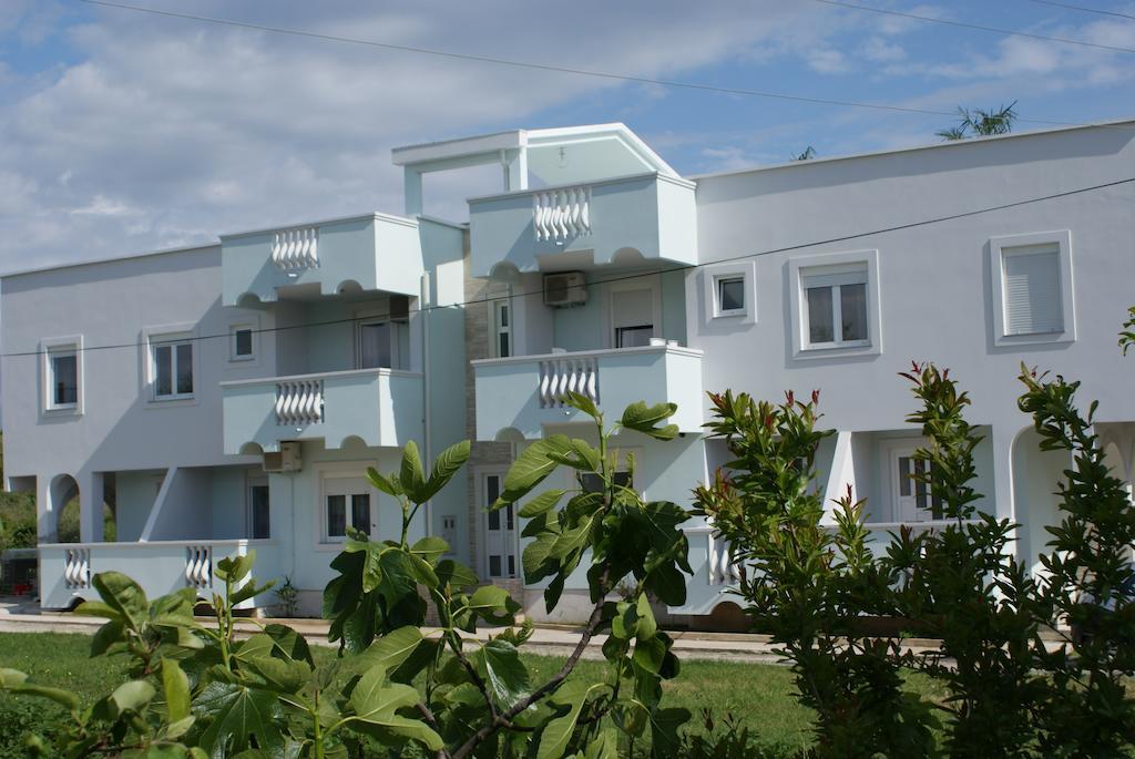 Apartments Toka Petrčane Exterior foto